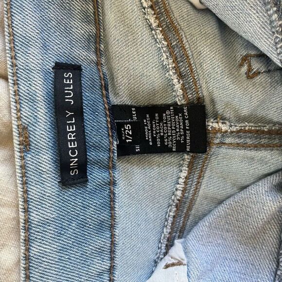 Sincerely Jules hi-rise light wash ripped frayed shorts in 1 or 25 - Picture 4 of 8